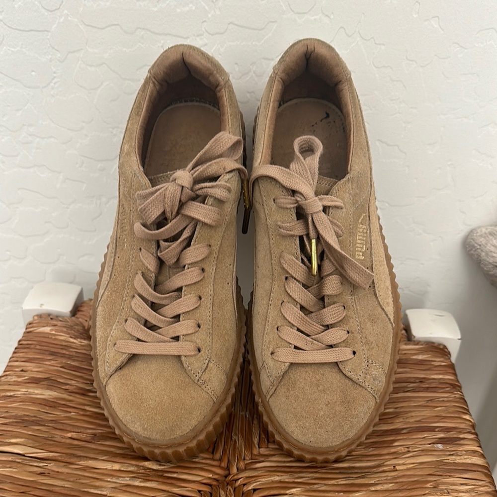 PUMA Creepers Rihanna Fenty Suede Oatmeal Tan Women's Sz 8 Thick Gum Rubber Sole